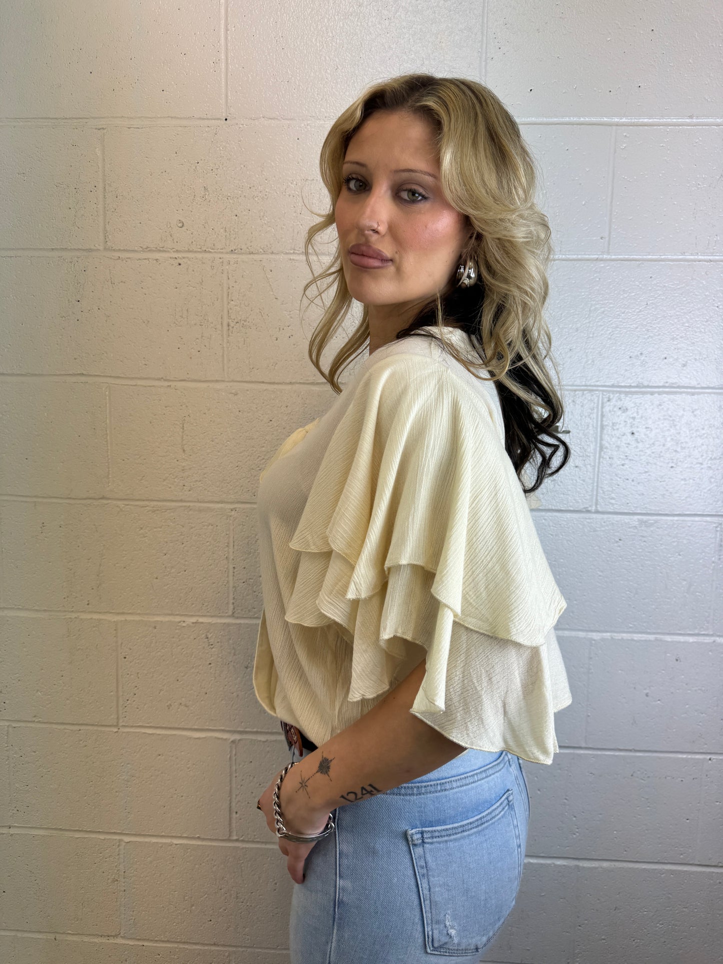 LILI RUFFLE SLEEVE TOP